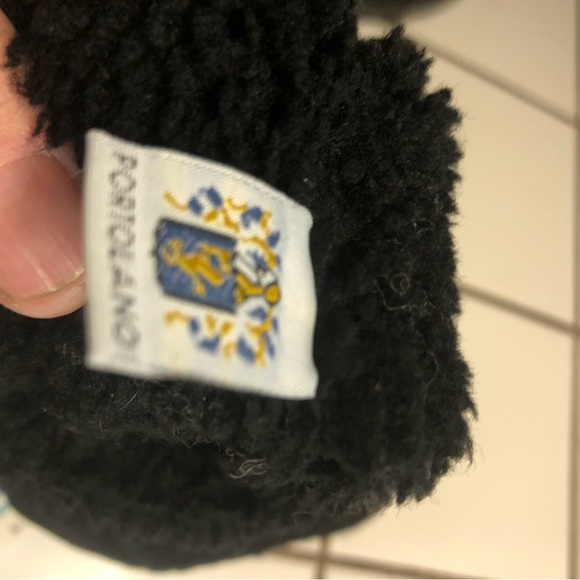 Portolano Black leather Mittens, made in China these mittens are new 9” around. - Picture 7 of 10